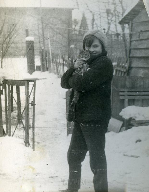 KKE 2352.jpg - Fot. Portret. Irena Ludmiła Karpińska, Biskupiec, 1956 r.